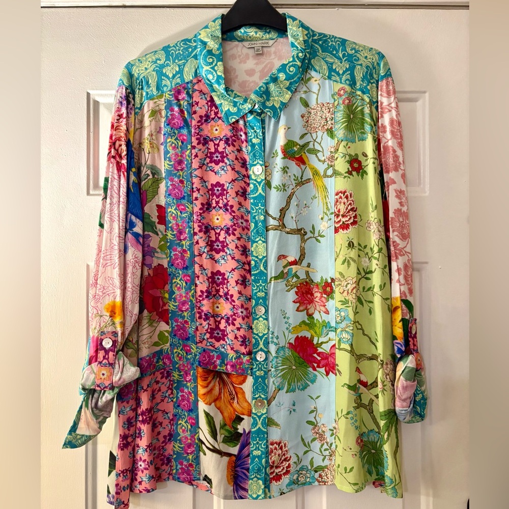 NWT John Mark “Springtime” Button Top